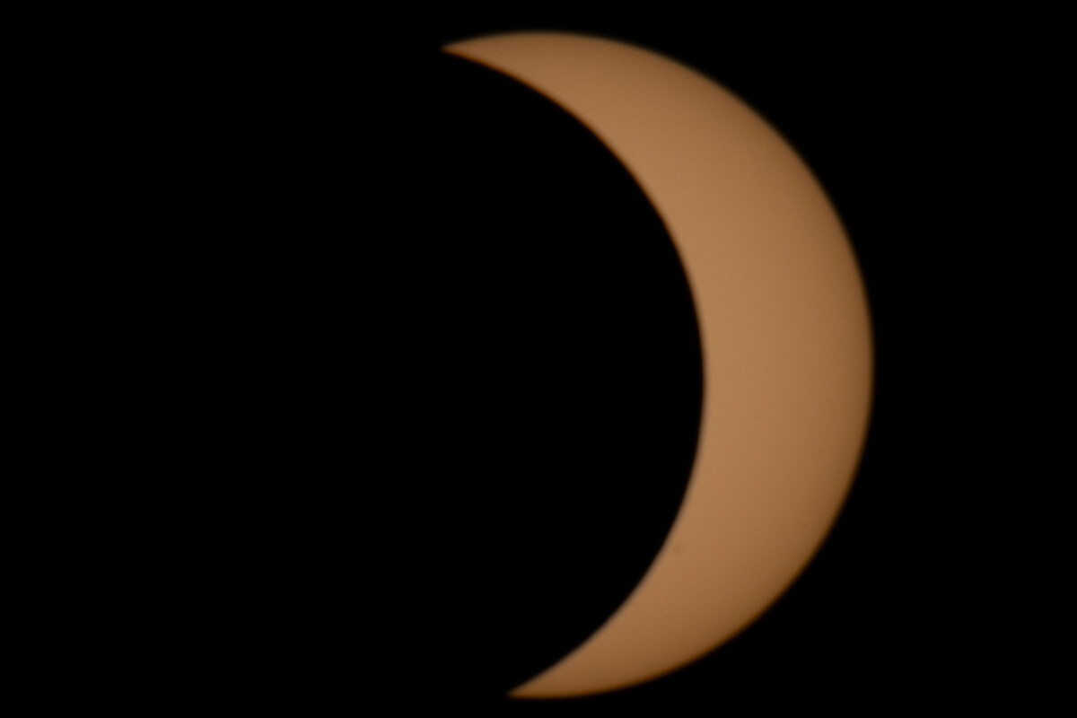 Solar eclipse timelapse